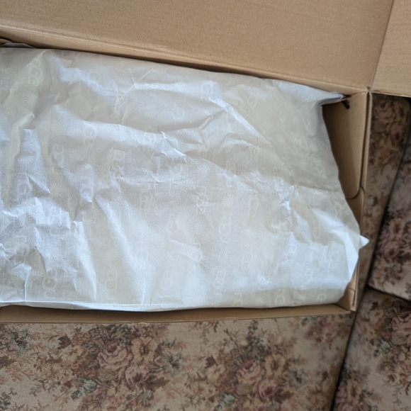 UGG Women's Cream Slippers - Picture 6 of 7